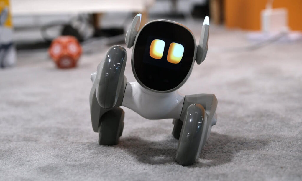 Loona cute smart home robot for living room companion