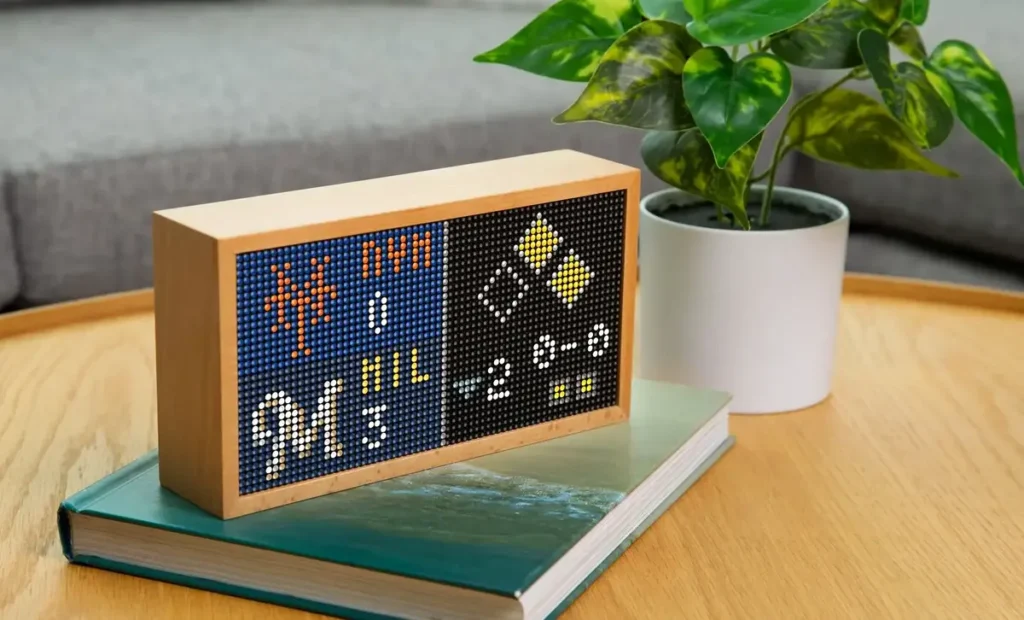 Tidbyt retro looking display visualizer