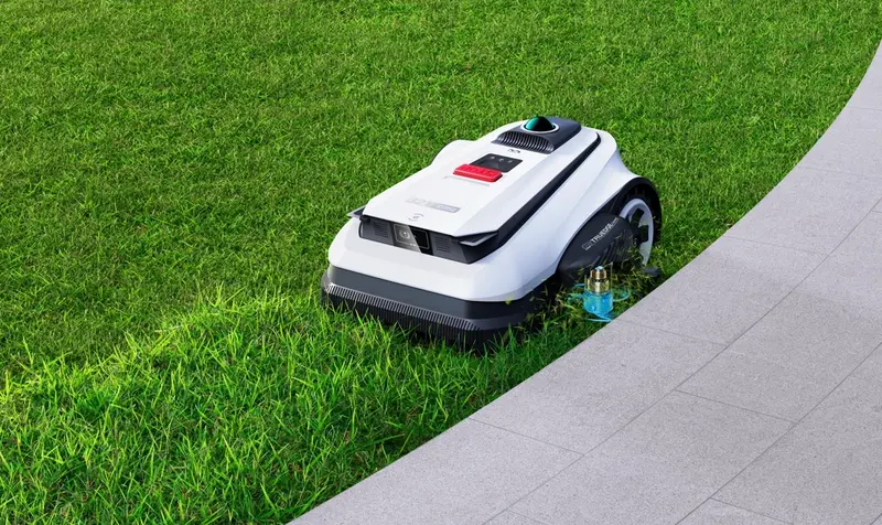 Ecovacs GOAT A3000 LiDAR PRO lawn mower robot